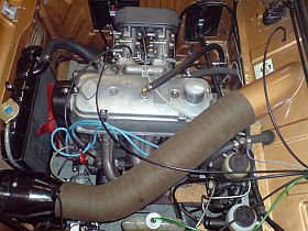 TS- Motor mit Doppelvergaser